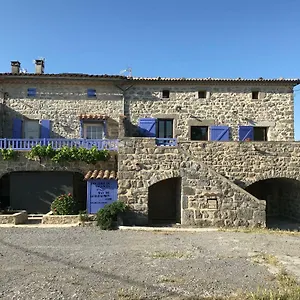 https://mas-de-guilhaumon-cote-hameau.hotels-rhonealpes.com