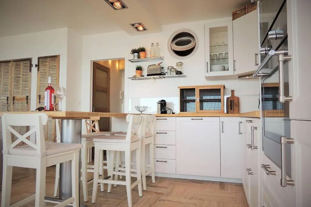 Emplacement Privilegie Pour Ce Bel Appartement Saint-Raphael  Apartment Saint-Raphael (Var)
